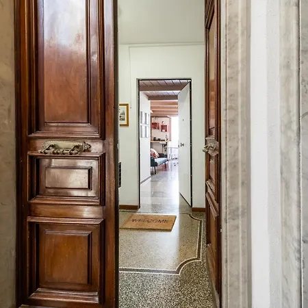 Giano Host - Nicolosio Apartment