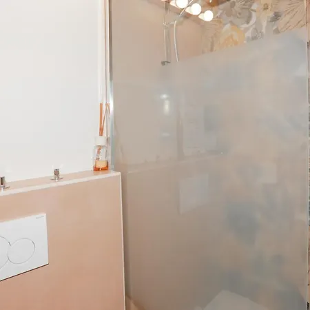 Apartment Su 2 Piani - 1g Wi-fi - Self Check-in - Netflix