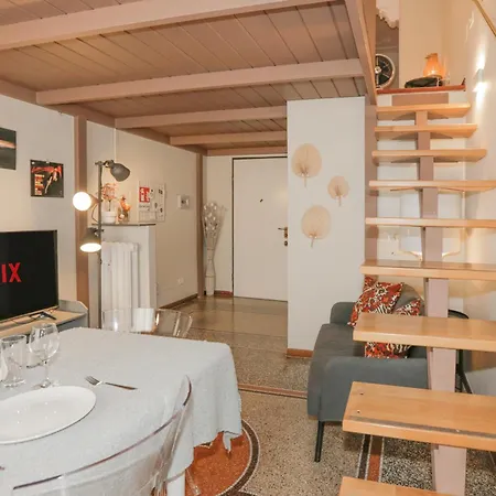 Apartment Su 2 Piani - 1g Wi-fi - Self Check-in - Netflix Genua